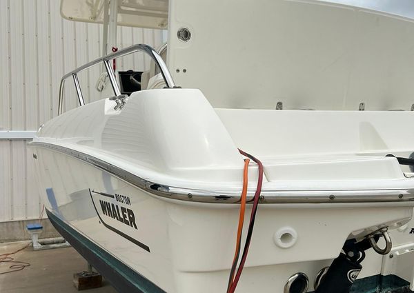 Boston Whaler 270 Dauntless image