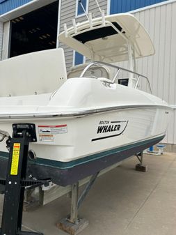 Boston Whaler 270 Dauntless image