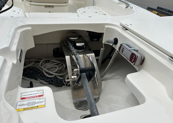 Boston Whaler 270 Dauntless image