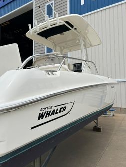 Boston Whaler 270 Dauntless image