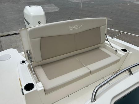 Boston Whaler 270 Dauntless image