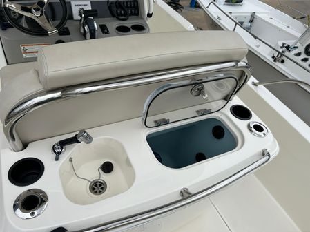 Boston Whaler 270 Dauntless image