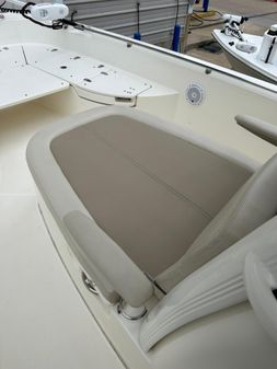 Boston Whaler 270 Dauntless image