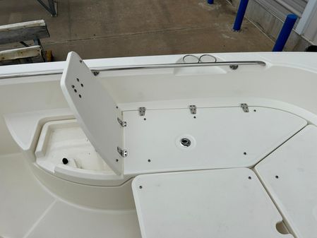 Boston Whaler 270 Dauntless image