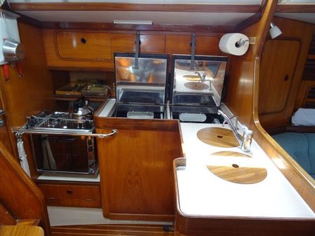 Beneteau FIRST-435 image