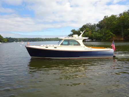 Hinckley Picnic Boat 37 MKIII image