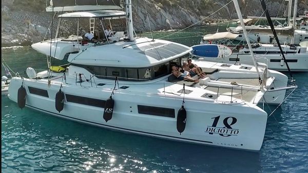 Lagoon 50