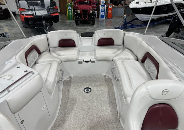 Crownline 270-BR image