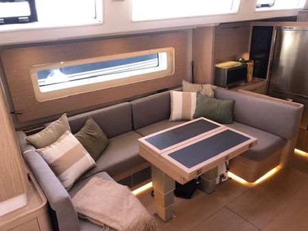 Beneteau Oceanis Yacht 60 image