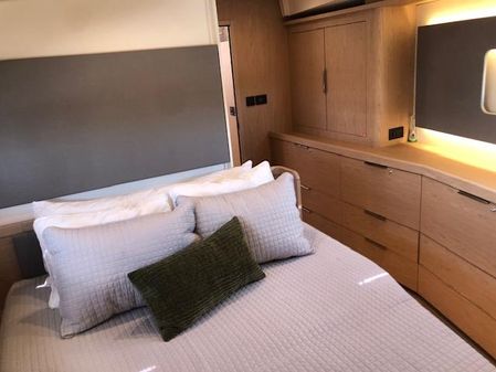 Beneteau Oceanis Yacht 60 image