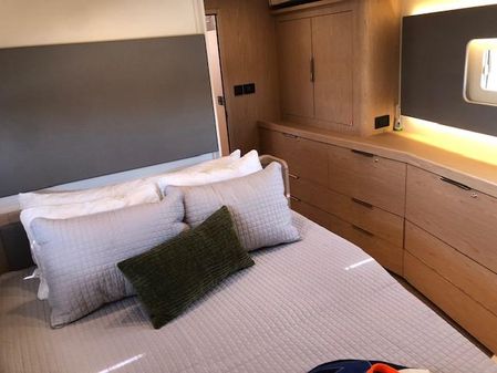 Beneteau Oceanis Yacht 60 image