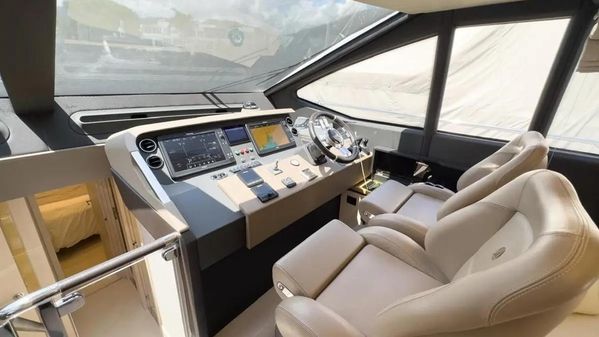 Azimut 66 image