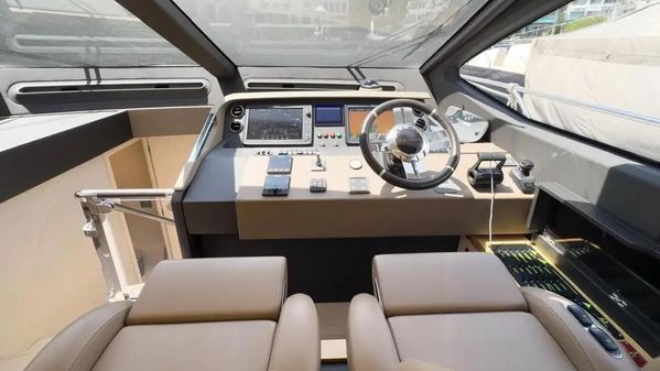 Azimut 66 image