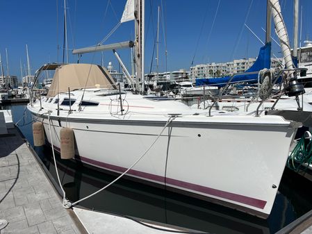 Hunter 38 image