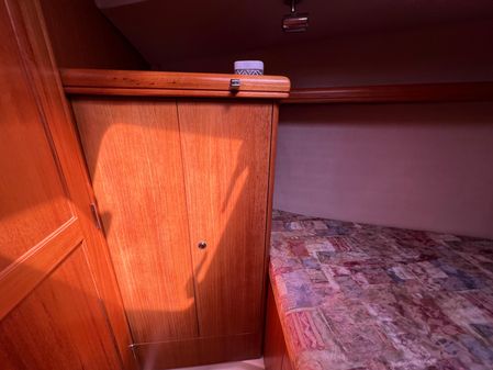 Hunter 38 image
