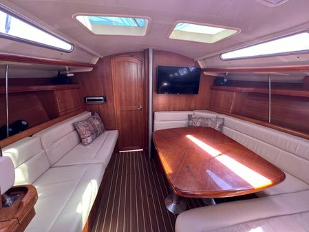 Hunter 38 image