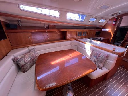 Hunter 38 image