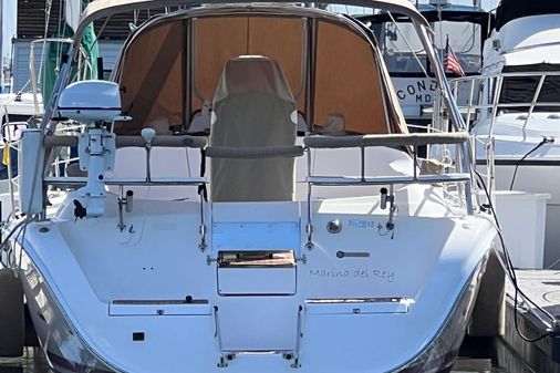 Hunter 38 image