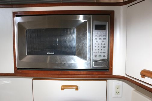 Sea Ray 350 Express image