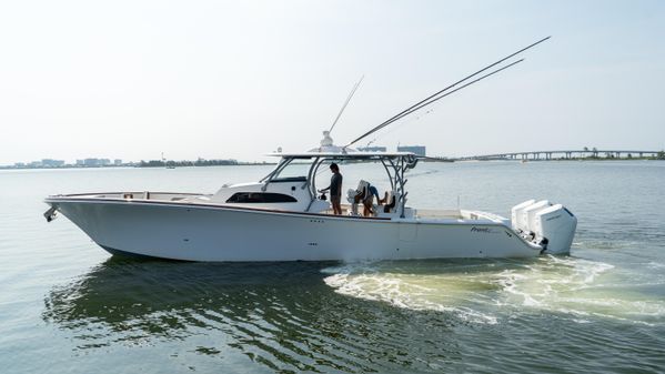 Front Runner 47 Center Console image