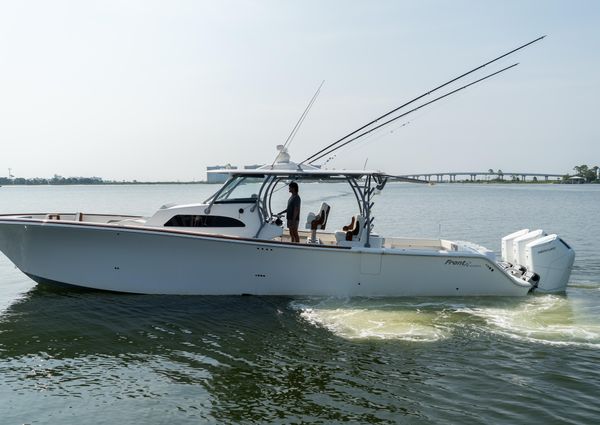 Front Runner 47 Center Console image