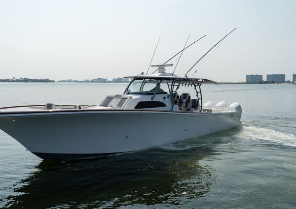 Front Runner 47 Center Console image