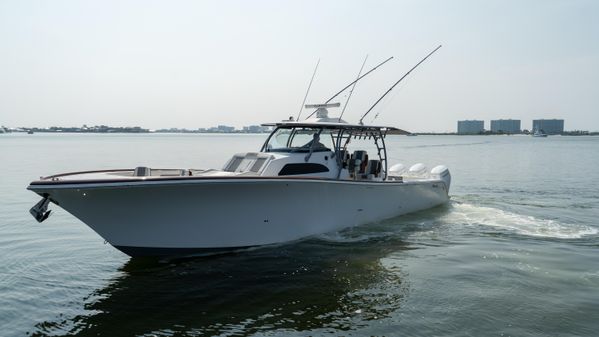 Front Runner 47 Center Console image