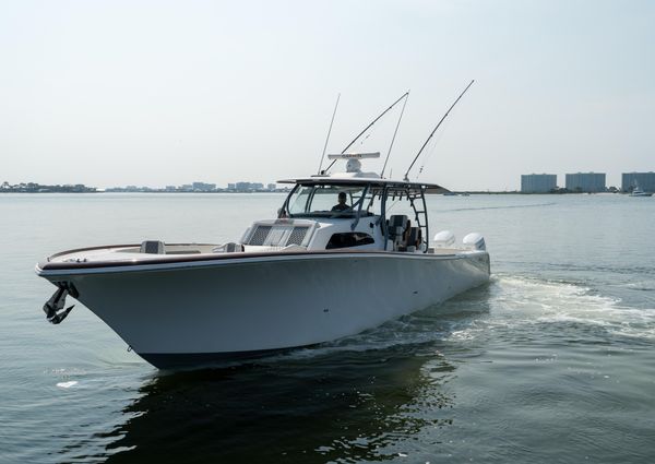 Front Runner 47 Center Console image