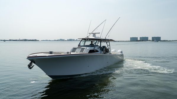 Front Runner 47 Center Console image