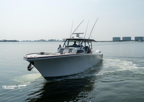 Front Runner 47 Center Console image