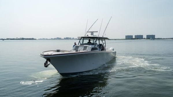 Front Runner 47 Center Console image