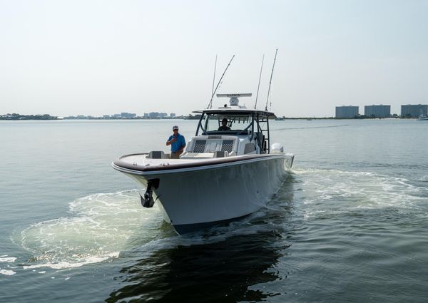 Front Runner 47 Center Console image