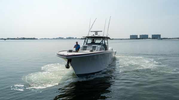 Front Runner 47 Center Console image