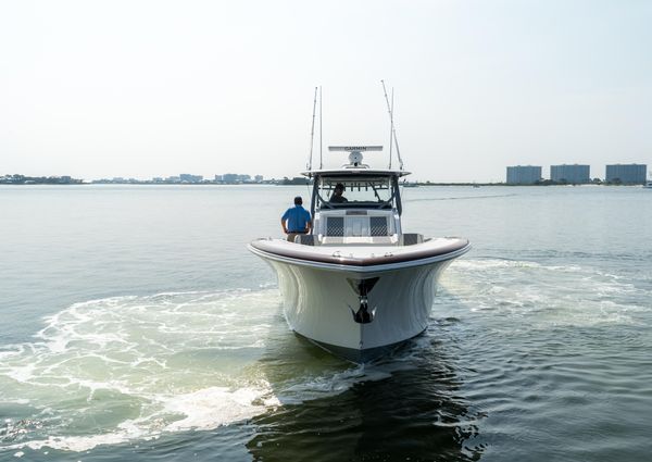 Front Runner 47 Center Console image