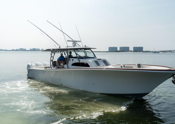 Front Runner 47 Center Console image