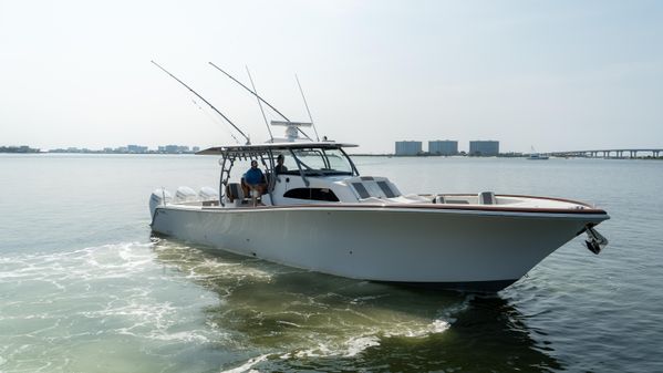 Front Runner 47 Center Console image