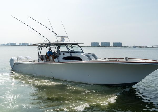 Front Runner 47 Center Console image