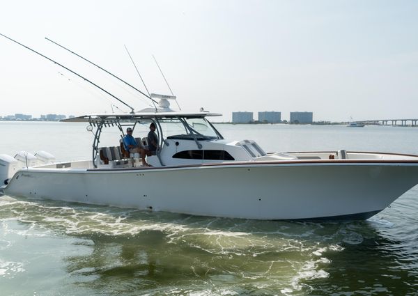 Front Runner 47 Center Console image