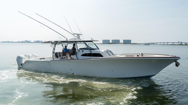 Front Runner 47 Center Console image