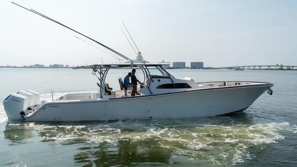 Front Runner 47 Center Console image