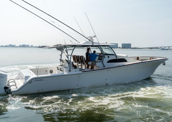 Front Runner 47 Center Console image