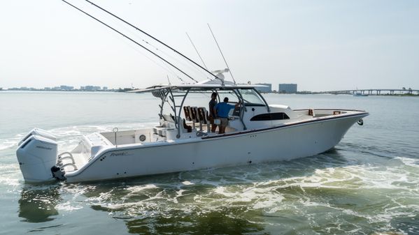 Front Runner 47 Center Console image