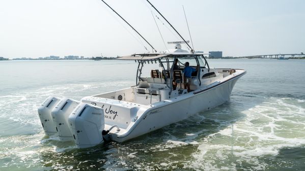 Front Runner 47 Center Console image