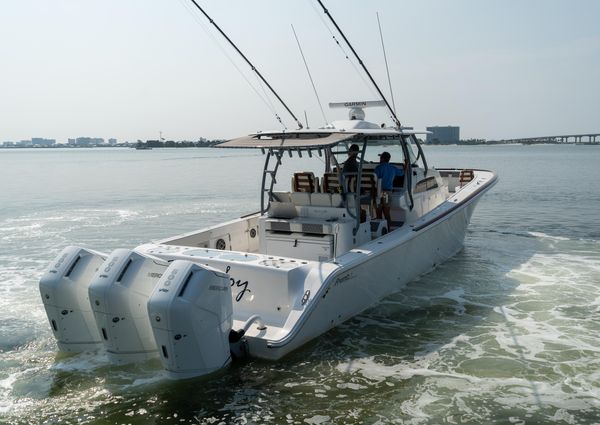 Front Runner 47 Center Console image