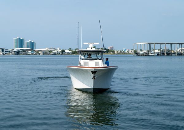 Front Runner 47 Center Console image