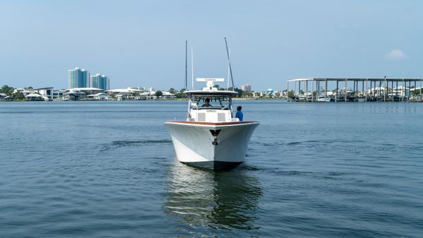 Front Runner 47 Center Console image