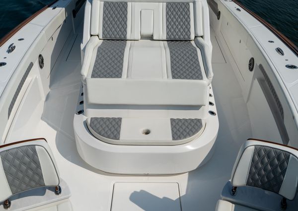 Front Runner 47 Center Console image