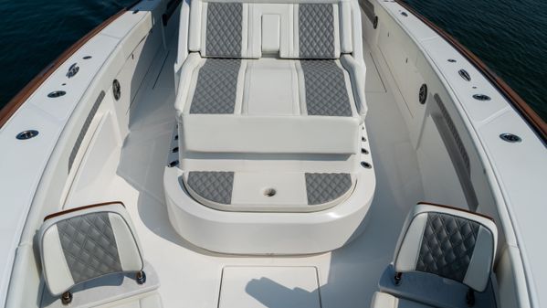 Front Runner 47 Center Console image