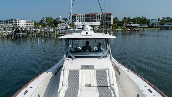 Front Runner 47 Center Console image