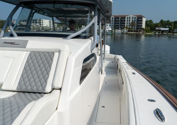 Front Runner 47 Center Console image